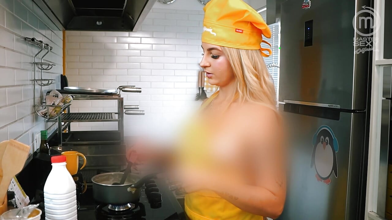 Heiße lesbische Latinas kochen – Teil 2 – SFW