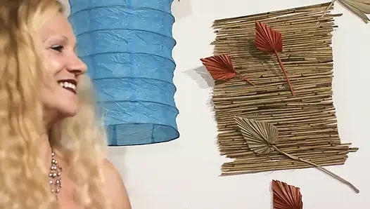 Alman olgun iki kadın bir erkek üçlü grup seks