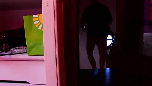 Zierliches mädchen doppelt penetriert beim arschficken