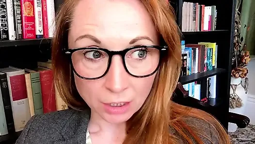 Masum kütüphaneci başınızı siktiriyor ve size sakso çekiyor