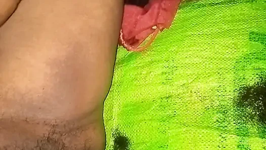 Bhabi ne baiya ke bal saf kiye fir chudai ki