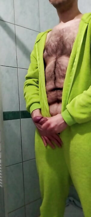 Grinch shower time