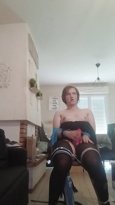 Self bondage, cumshot