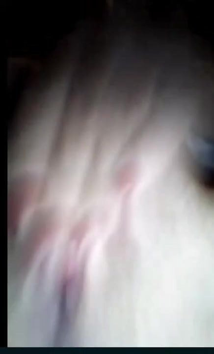 MILF MASTURBATING ON CAM