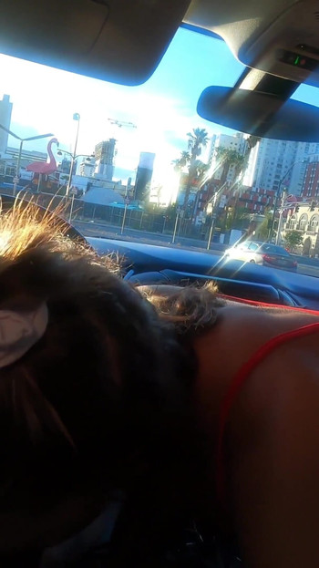 Sjajan dan za pušenje i svršavanje u moje grlo