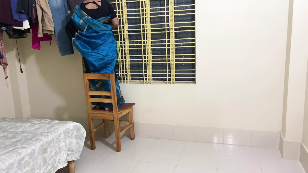 I grabbed my aunty and started fucking her pussy