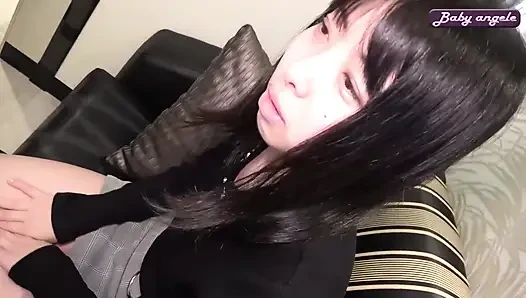 Perceraian kecil. Pure looking beauty menyembunyikan tubuh bahenolnya yang lagi sange dan pengen dipuasin sama besar