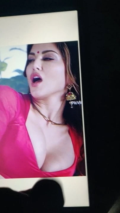 Sexy sunny Leone cumtribute on her bit tits