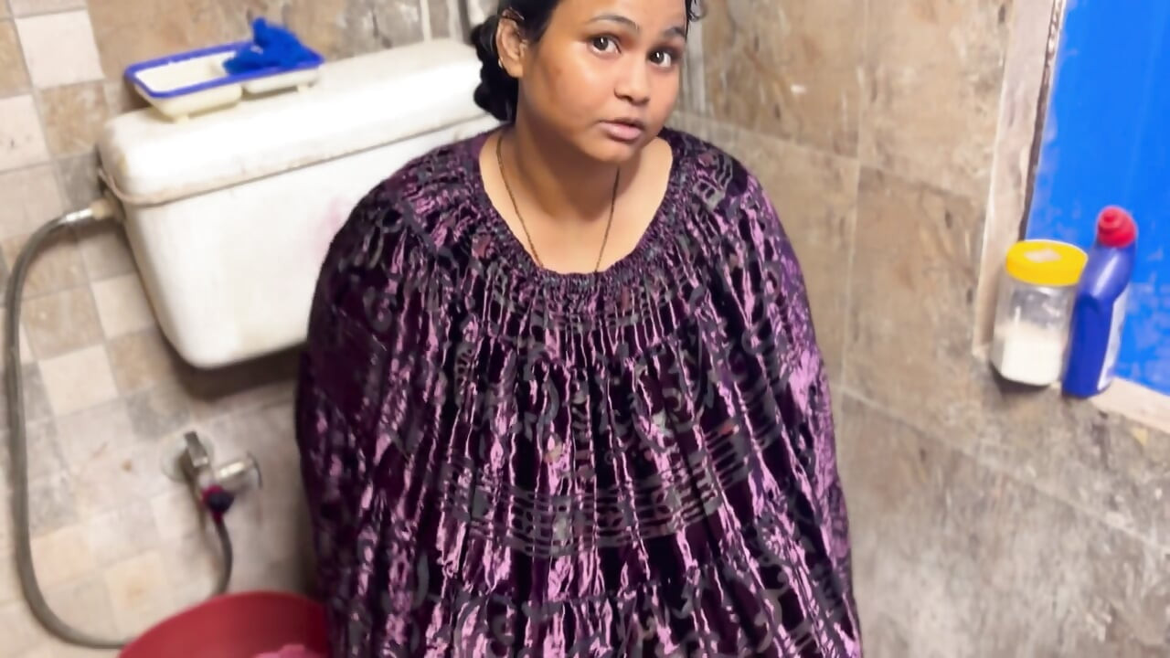 זיון חם בחדר האמבטיה עם פדוסן ללא הפסקה כל הלילה