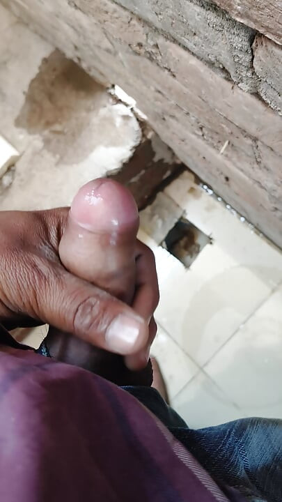 Video dekhkar aaj bahut dino baad mutthi mari