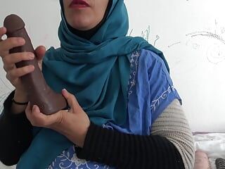Algerijnse slet wil elke dag neuken terwijl ze zwanger is