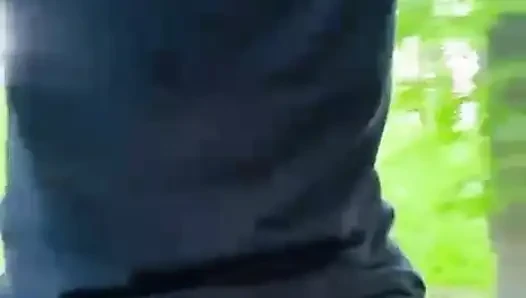 Erkekler için bir sürtük olduğumu onaylıyorum (bölüm-3) yarağı gösteren bisiklet ana yoluna biniyorum, kısa şortlu)