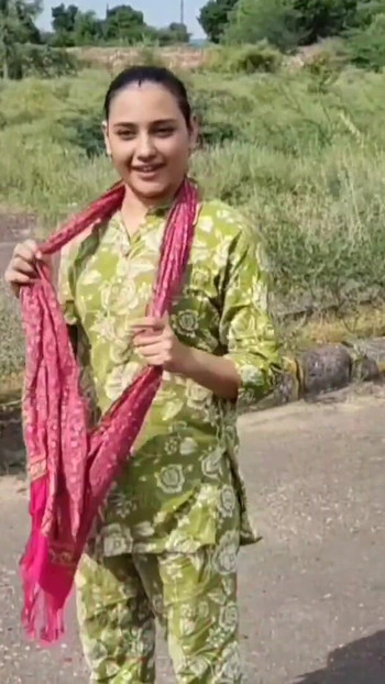 Must-share moment from "Tourist girl left by village boy"