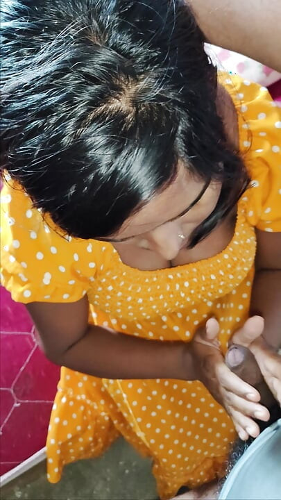 Bahan aapne bhai ka land hilai aaur aapne chut me pahli bar Bhai ka land dal di - brat i przyrodnia siostra seks.