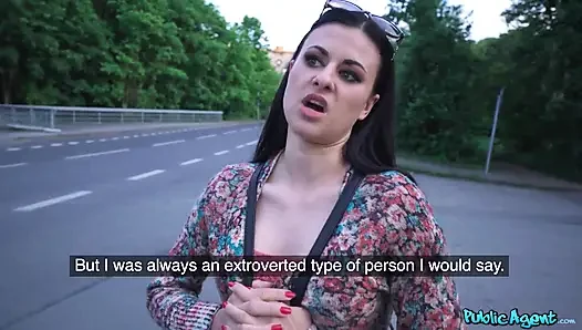 Публичный агент - темноволосая красотка Billie Star сосет хуй за деньги