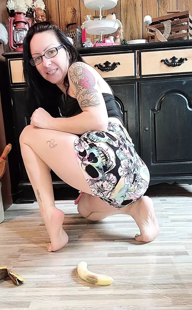 Watch Me Destroy This Banana with My Feet, Bitches Will Never Touch Them
