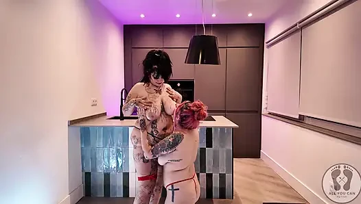 4K Woman Shinny Full Body G String Oiled Frottage Bbggg