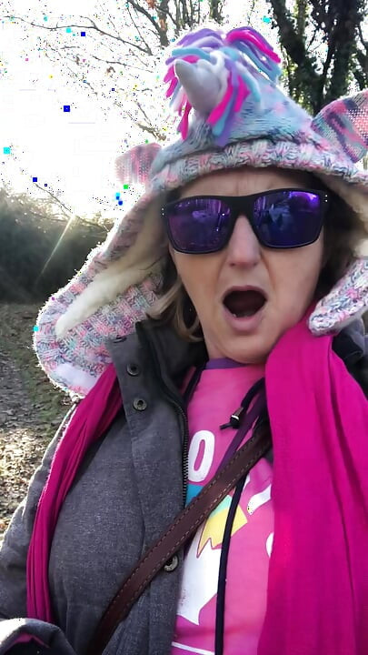 A very risky walk playing with my gorgeous tits!