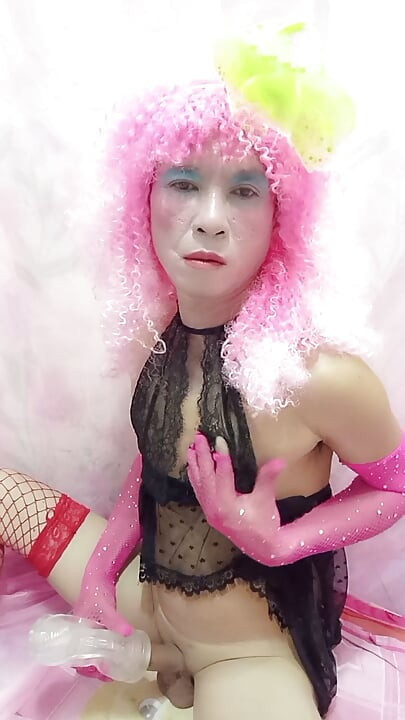 Oanh Le transgender iført sexy klær porn kuk