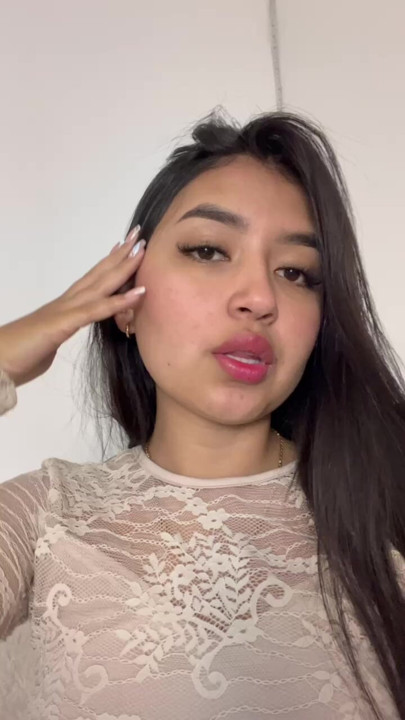 hii loves Dont miss out on the exclusive premiere of my latest video. Tune in to the live stream now and be among the first to