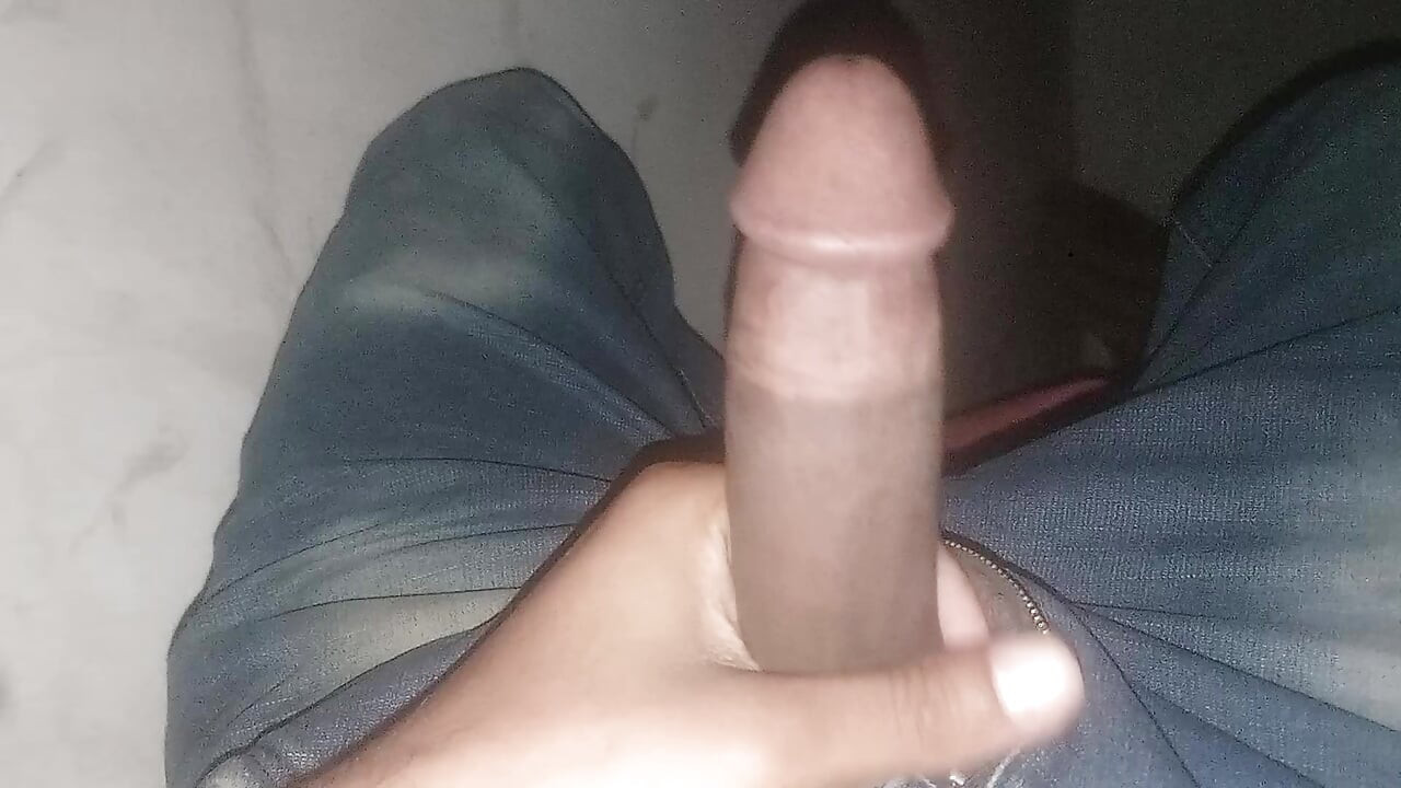 Boy masturbates and his penis Ten inchi watch in video