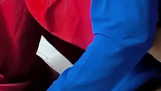 Arabisches lesbisches teen von heißer MILf becastet