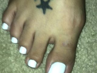 Белые пальцы ног синди