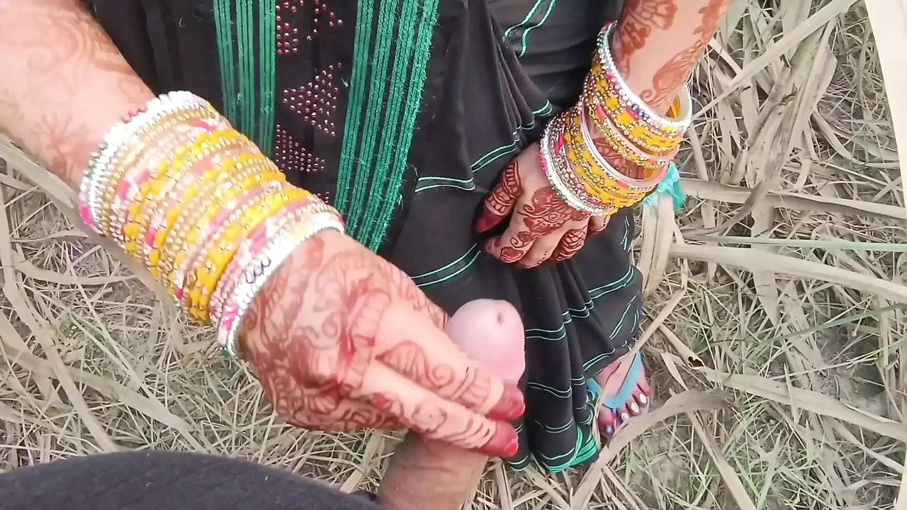 Indian Desi Village outdoor New Indian outdoor public porn with pissing