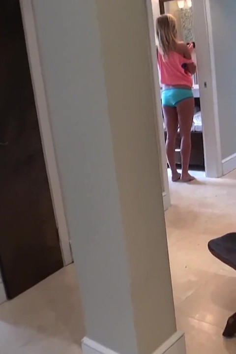 I Know That Girl - Kennedy Leigh Shows off Her Bubble Butt