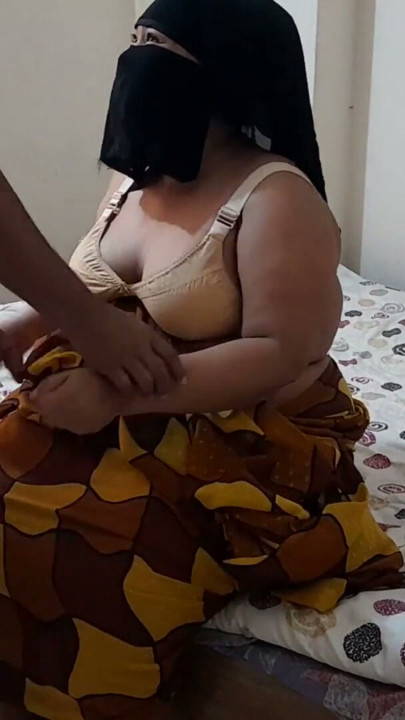 Damad ji ne apni sexy Sass ko Jabardast Chudai jab Patni ghar par nahi tha - Son-in-law Fucks Desi MILF & Cum | Clip 1