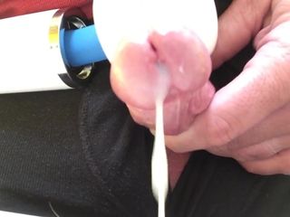 Using the wand for a big cumshot
