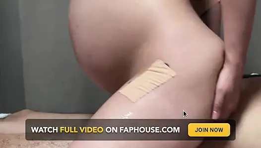 Kasılmaları olan hamile evli kadın dayanamadı ve kasılmalar sırasında kocasını sert sağdı