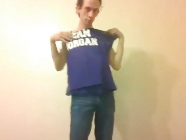 Transgirl probando ropa que ya no poseo (sin audio / sin sonido)