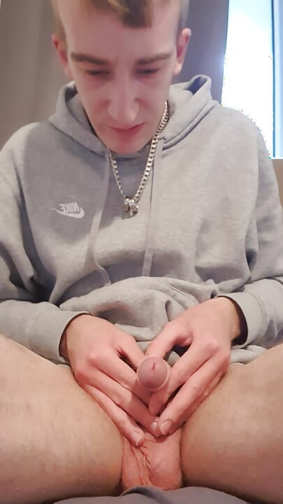 Skinny lad pulls back skin and shows bellend