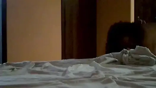 Evli Karina prezervatifsiz yabancıyla seks yapıyor.