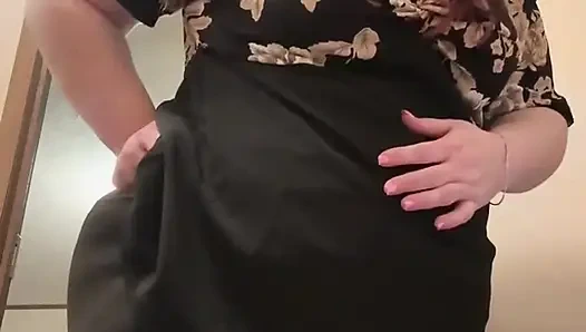 Mengendum dan menggambarkan kentut pantat bau yang intens