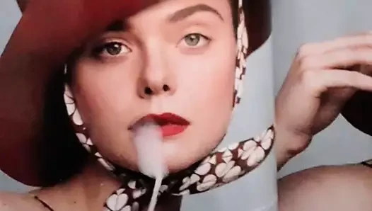 Elle fanning dergisi boşalma anısına