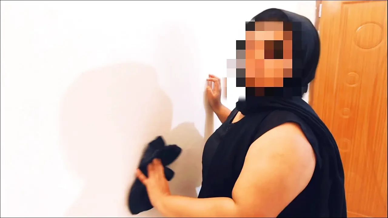 阿拉伯女仆与老板20岁的继子的私人事务