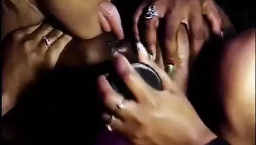 Sexy schwarze lesben, muschi-dildo penetriert