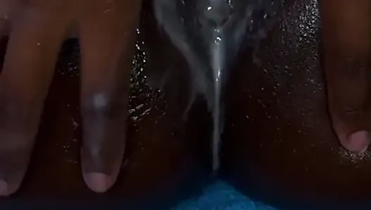MEMERAH MEMEKKU