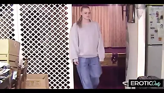 College cutie opens up and gets stuffed