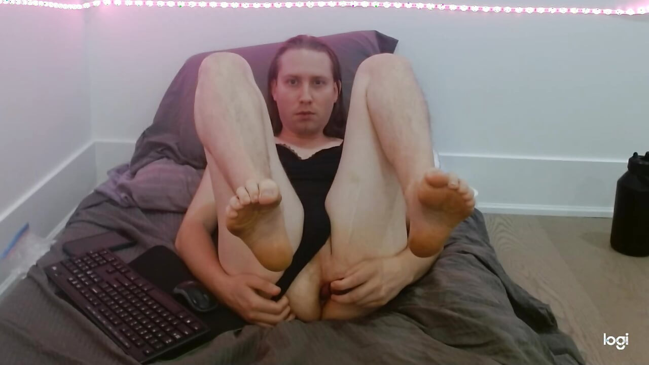 Filling my tight virgin hole and teasing
