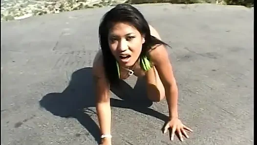 Bitches in a 3some deepthroat and pussy bang