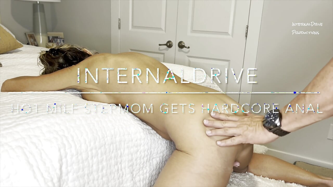Hot MILF stepmom gets extreme anal just for fans