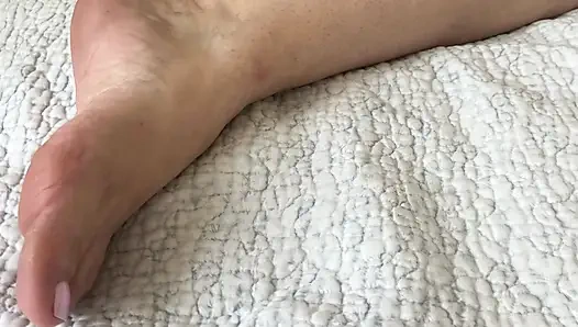 Горячая милфа жаждет по самые яйца черного члена. Извращенная фетиш-фантазия милфы-пумы