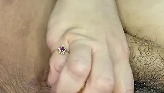 Islak sabunlu amcığımı sikiyorum