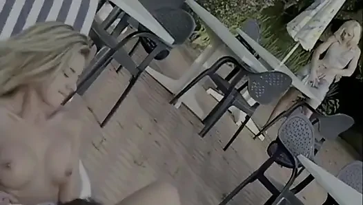 Havuz başında sikişirken onlara bakarak mastürbasyon yapıyor