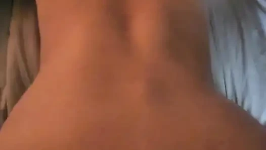 Gadis nakal ini dientot gaya doggy habis-habisan - pov