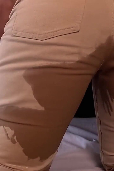 Pee Leak Wet Pants