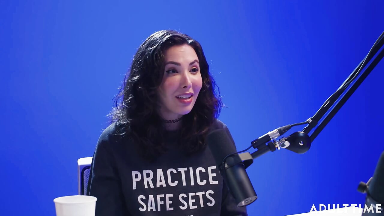 Casey Calvert: paródia de Tiger King, síndrome de impostor e bdsm, o podcast Adult Time